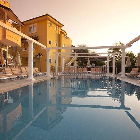 Club Paradiso فندق